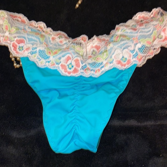 Competition Bikini - Picture 4 of 7